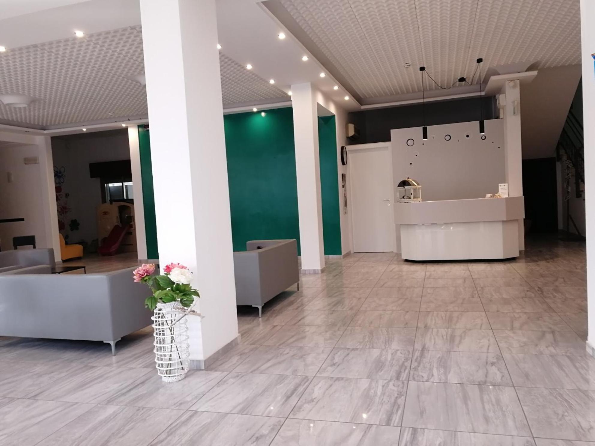 Atmosfere Hotel 3*